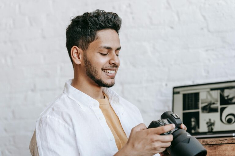 Making a Statement: The White Shirt for Men in Modern Fashion